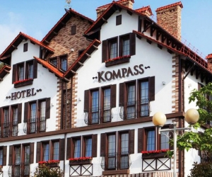 Kompass Hotel / Компасс отель